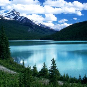 Lago de Montaña Sereno