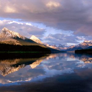 Reflejo de Montañas en el Lago