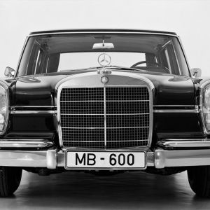 Mercedes-Benz MB 600 Clásico
