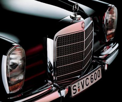 Frente de un Auto Clásico Mercedes