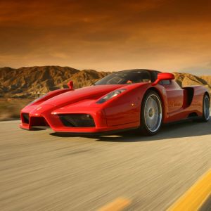 Ferrari Enzo Rojo en la Carretera