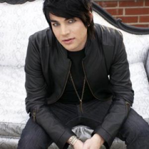 Retrato Estiloso de Adam Lambert