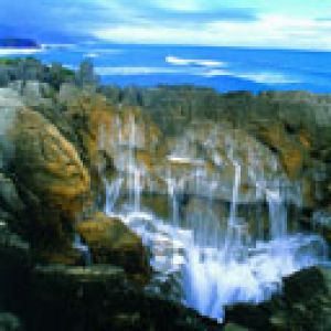 Hermosa Cascada Oceánica