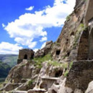 Fortaleza Antigua en Paisaje Escénico