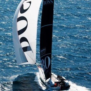 Yate con Vela Boss