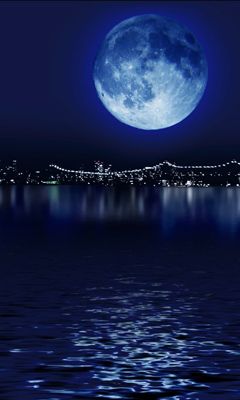 Impresionante Reflejo de la Luna Llena