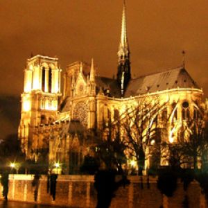 Catedral de Notre Dame de Noche