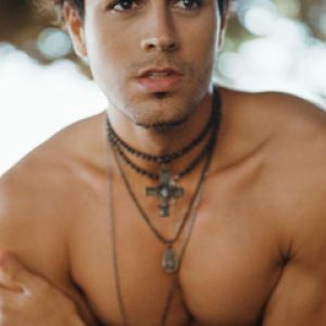 Retrato de Enrique Iglesias