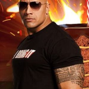 Dwayne Johnson Pose de Acción