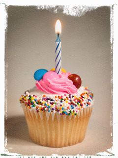 Cupcake de Cumpleaños Colorido