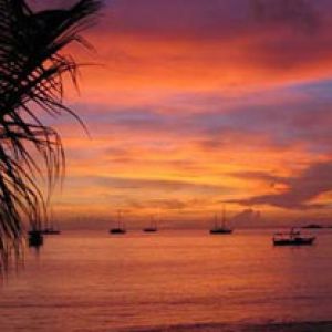 Impresionante Atardecer Sobre el Océano