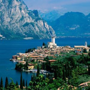 Vista Escénica del Lago de Garda