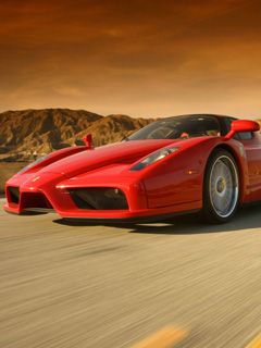 Ferrari Enzo en la carretera