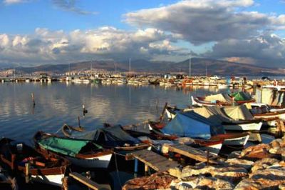Puerto Sereno con Barcos