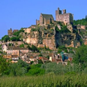 Castillo Histórico en una Colina
