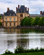 Hermoso Castillo Histórico en Reflejo