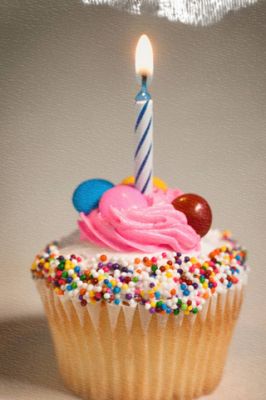 Cupcake de Cumpleaños Colorido