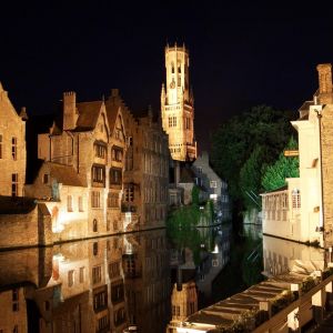Reflejo Nocturno de Brujas