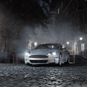 Coche Deportivo de Lujo de Noche