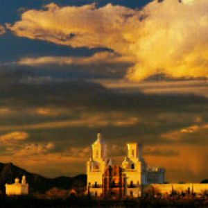 Impresionante Atardecer Sobre Castillo Histórico