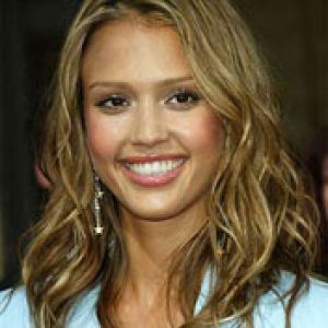 Mujer Sonriente y Hermosa