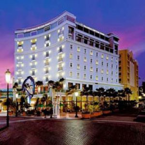 Hotel Elegante al Atardecer