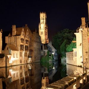Reflejo Nocturno de Brujas