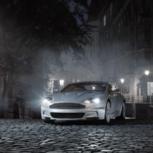 Coche de Lujo Aston Martin de Noche