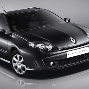 Coche Negro Renault Laguna