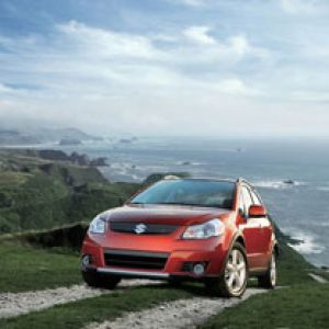 Coche Suzuki junto al Océano