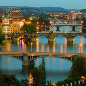 Paisaje Urbano de Praga al Anochecer