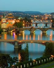Paisaje Urbano de Praga al Anochecer
