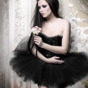 Bailarina Elegante en Negro