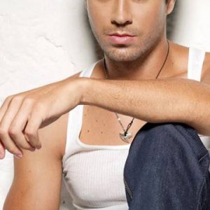 Retrato de Enrique Iglesias