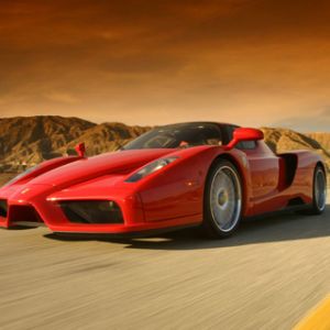 Ferrari Enzo en Carretera Abierta