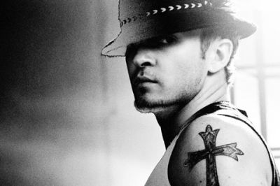 Hombre Estiloso con Sombrero
