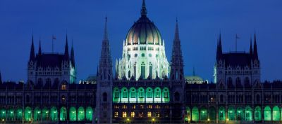 Edificio del Parlamento Húngaro de Noche