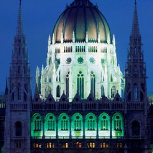 Edificio del Parlamento Húngaro de Noche