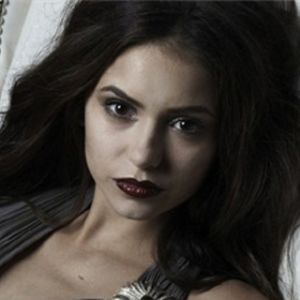 Retrato Glamuroso de una Modelo