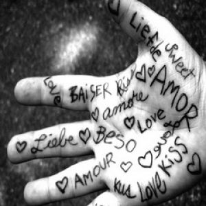 Arte de Mano con Citas de Amor
