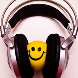 Auriculares Felices con Sonrisa