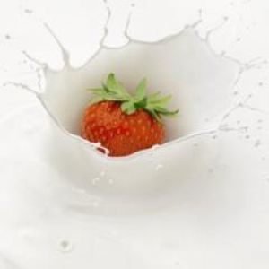Salpicadura de Fresa en Leche