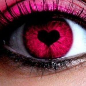 Ojo en forma de corazón