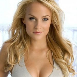 Belleza Rubia Glamourosa