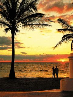 Atardecer romántico en la playa