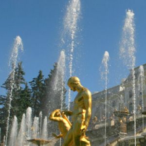 Escultura de Fuente Dorada
