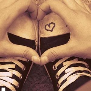 Gesto de Amor en Forma de Corazón
