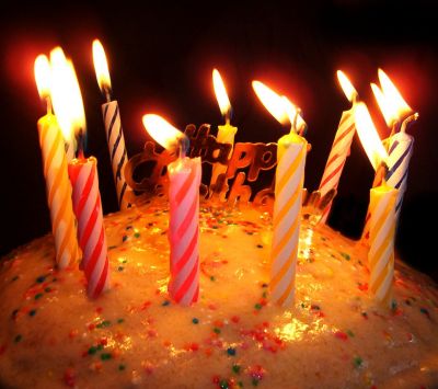Pastel de Cumpleaños con Velas
