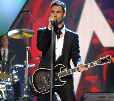 Actuación de Estrella de Rock
