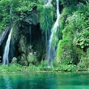 Paisaje de Cascada Sereno